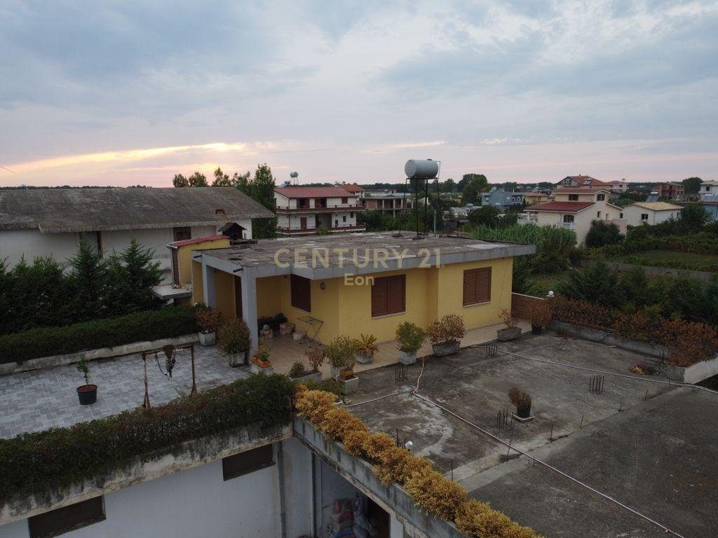Biznes dhe Shtepi Banimi 2 kate Për Shitje në Hamallaj Durrës ! 4