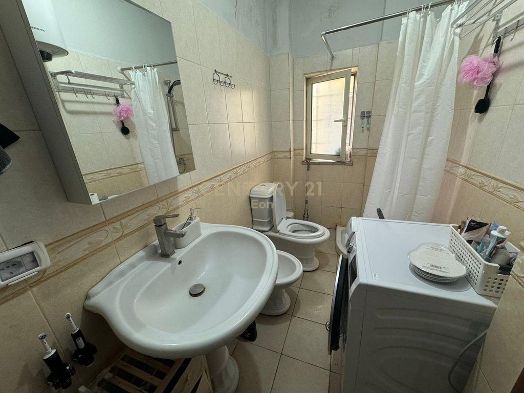 Shitet apartament tek Shkembi i Kavajes, Durres ! 4