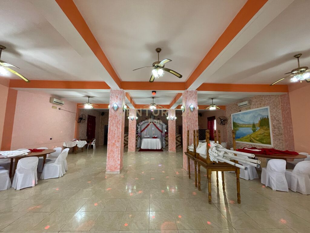 Shitet Bar Restorant Hotel pranë Parkut Olimpik në Durrës!!!