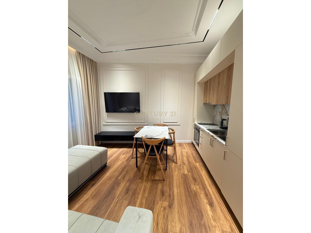 Apartament 2+1 Me Qira në Bulevardin Kryesor, Durrës ! 3