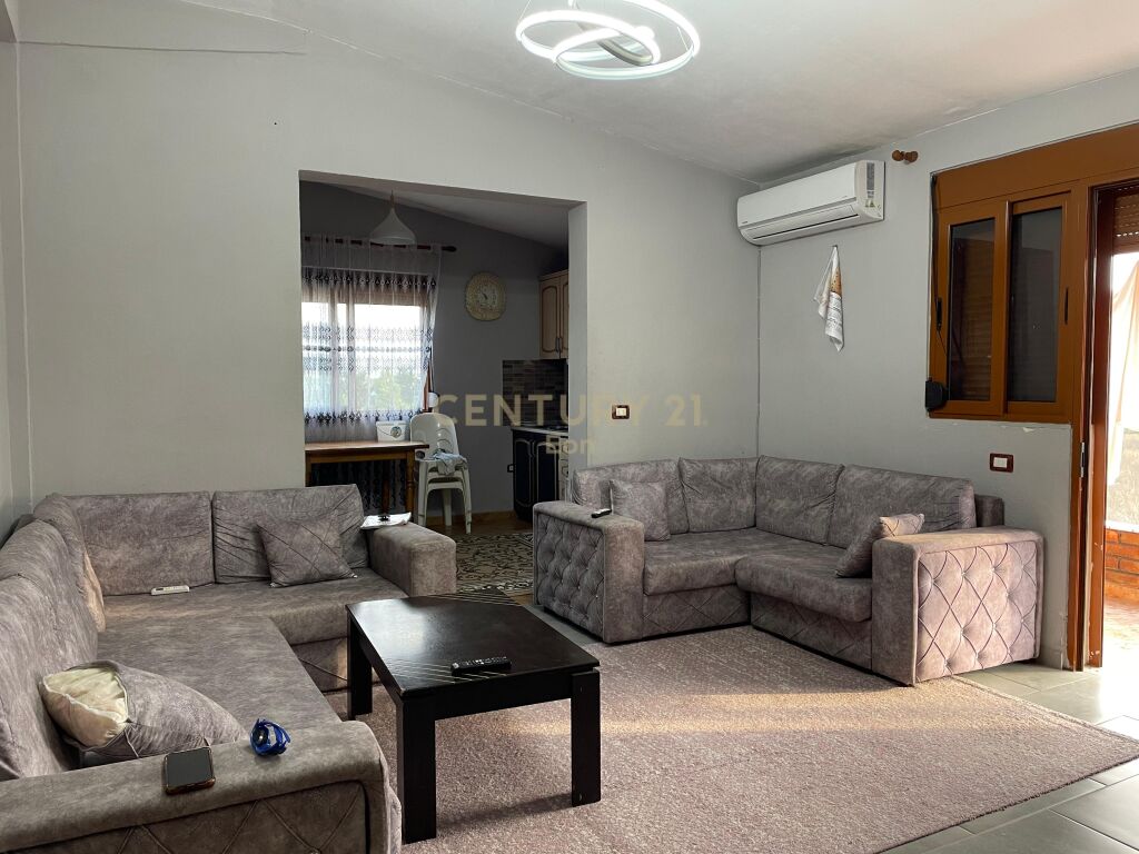 Jepet me qira Bar Restorant dhe Hotel në Rinia, Durrës!