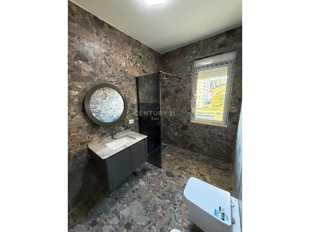 SHITET APARTAMENT 2+1 DHE VERANDE NE SHKEMBIN E KAVAJES, DURRES ! 4