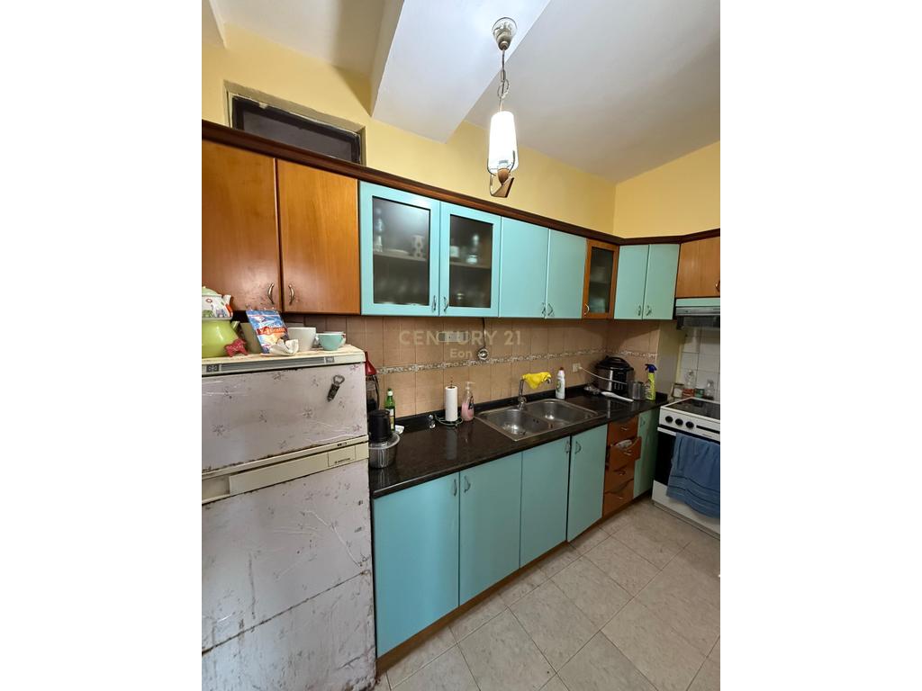SHITET APARTAMENT 2+1 TEK STACIONI I TRENIT !!! 3