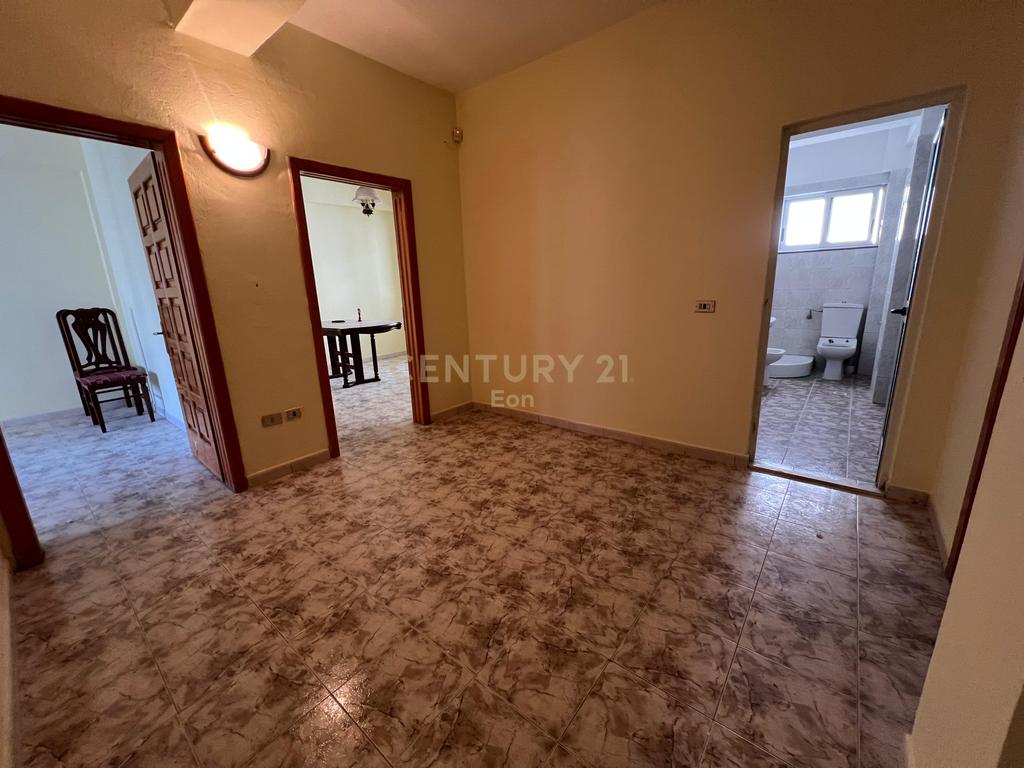 Apartament 2+1 për Qira në Durrës, tek Rruga e Re e Portit ! 4