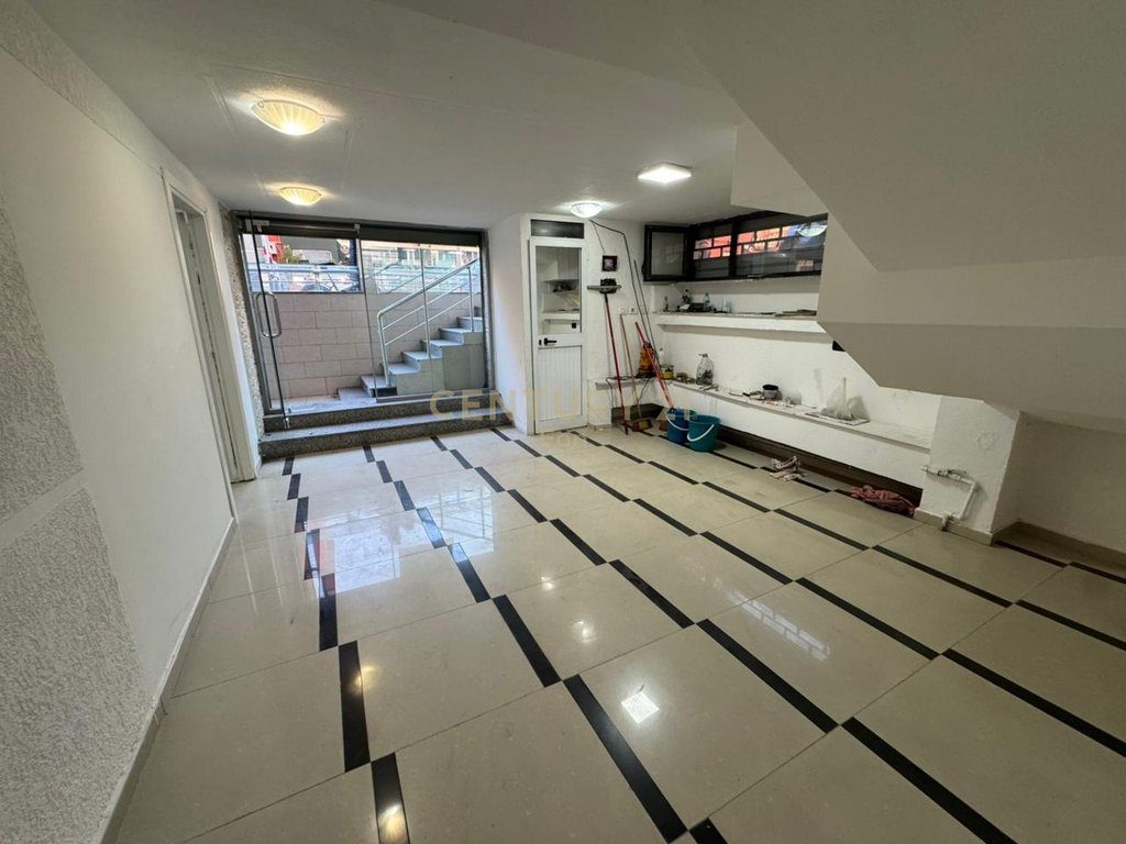 DyqanMe Qira prane UKD, Durrës - 600€ !