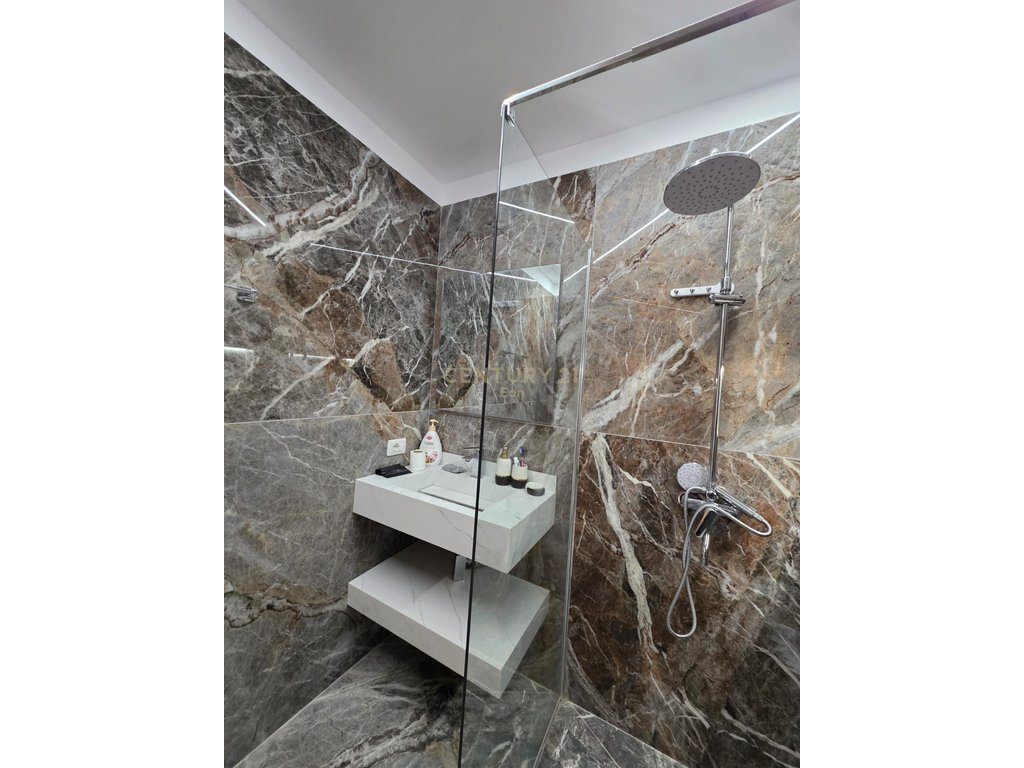 Super Apartament 2+1 në shitje në Plazh Hekurudha, Durrës! 4