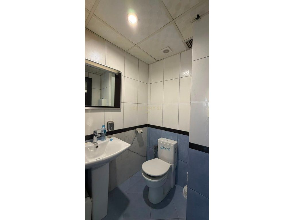 JEPET AMBIENT ME QIRA TEK FLY, DURRES !