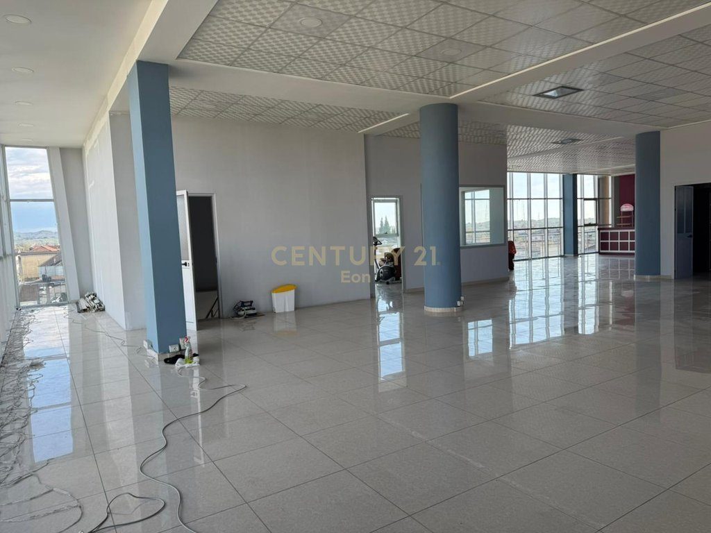 Hapësirë multifunksionale me qira në Shijak, Durres ! 2