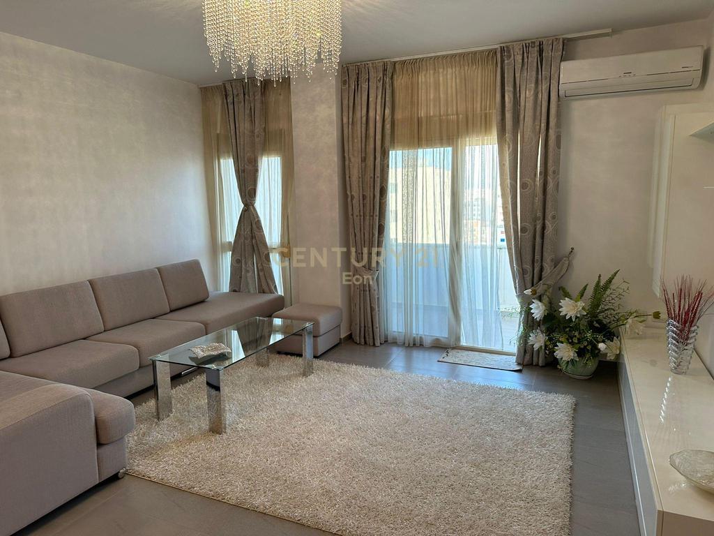 Apartament 2+1 me Qira prane Shkolles Eftali Koci, Durrës! 3