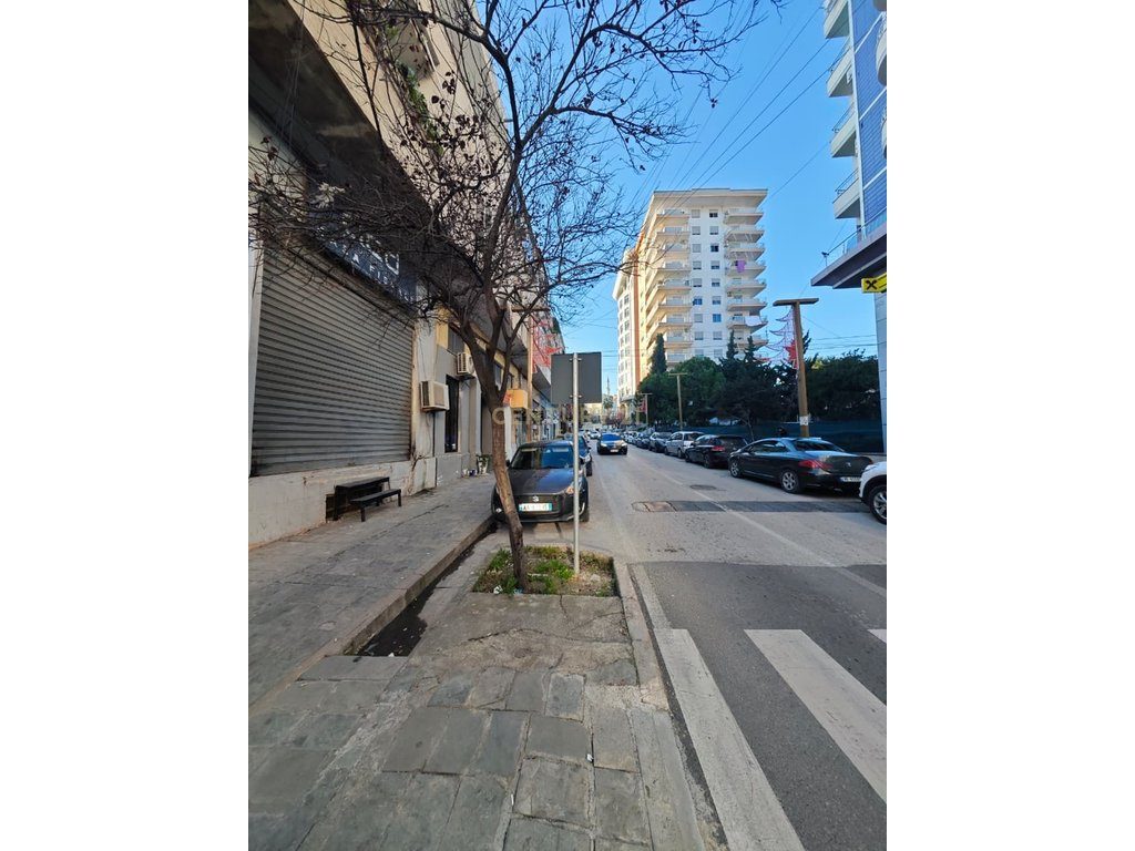 SHITET APARTAMENT 1+1, NE QENDER DURRES !!!!!