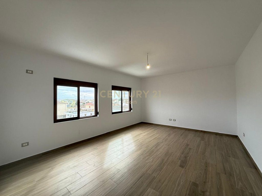 Apartament 3+1 Me Qira në Shkozet, Durrës - 500€ | 149 m² 4
