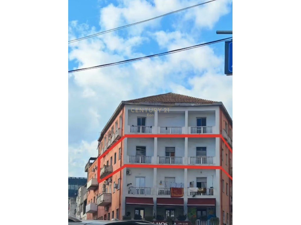 SHITET APARTAMENT 301M2 I PERSHTATSHEM PER BIZNES SI APART-HOTEL ! 1