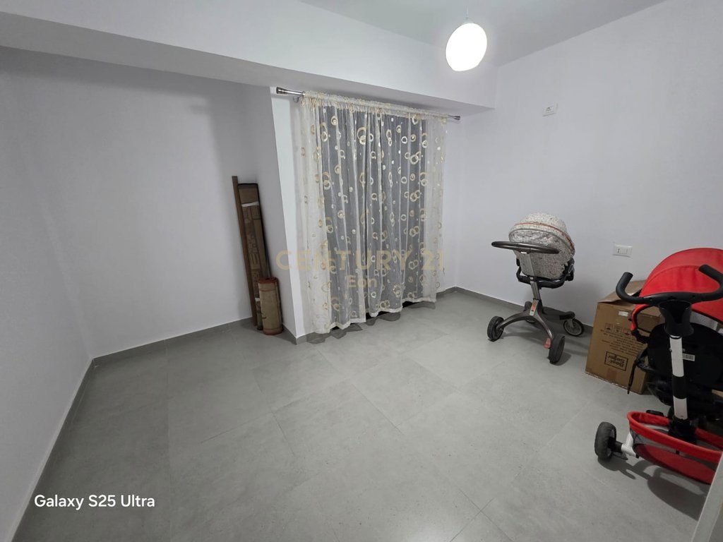 Jeper Apartament 2+1 Me Qira në Lagja nr.5, Durrës ! 2