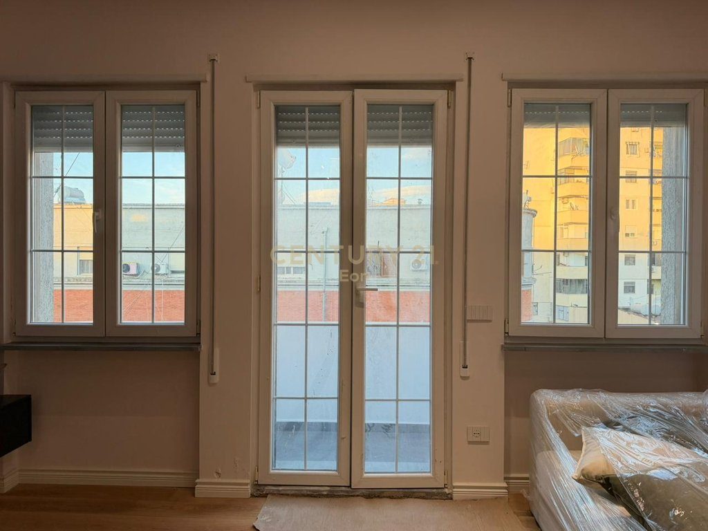 SHITET APARTAMENT 2+1 | 128m² + 148m² VERANDE | NE QENDER TE DURRESIT! 3