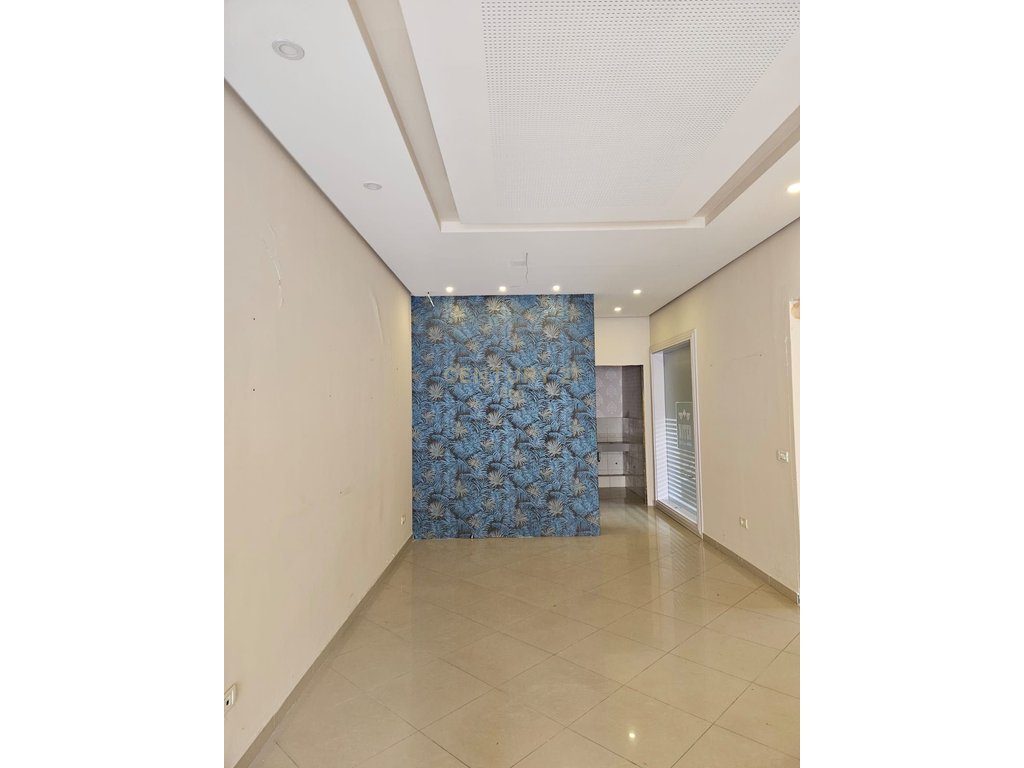 Zyrë Me Qira në Durrës - 850€ | 91 m² 4