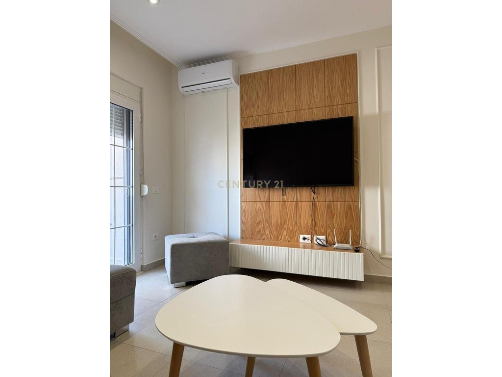 APARTAMENT 1+1 PER SHITJE VETEM 100M NGA DETI, NE QERRET ! 4
