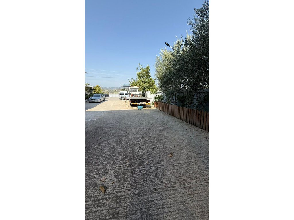 JEPET KAPANON ME QERA 630M2 , NE ROMANAT ! 2