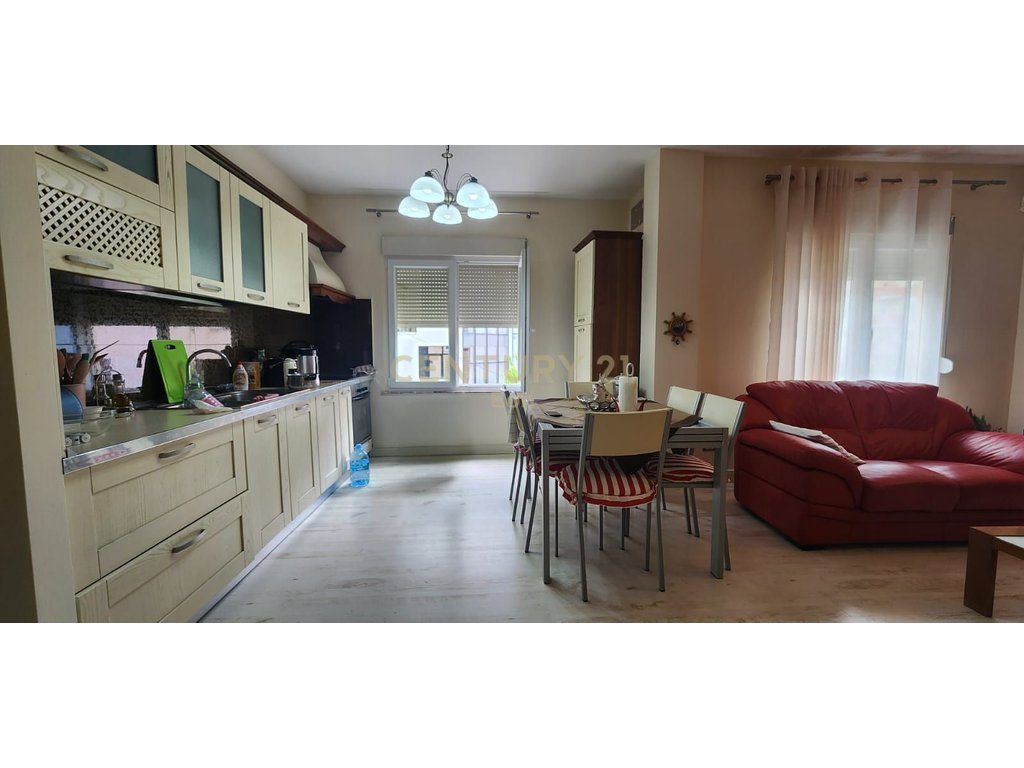 JEPET ME QERA APARTAMENT 2+1 VIJE E PARE ME DETIN, DURRES !