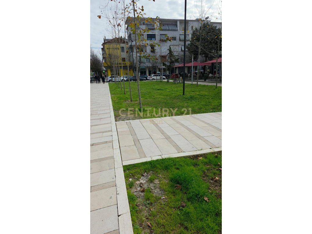 SHITET LOKAL TEK MUZEU I DESHMOREVE, DURRES !!! 4