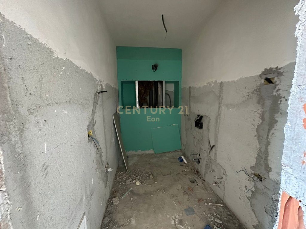 SHITET APARTAMENT 1+1 PALLATI PARE ME PAMJE DETI TEK LIBURNA REZIDENCE! 2