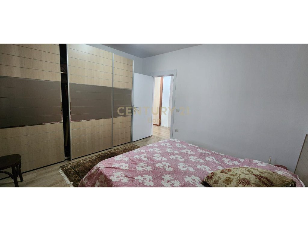 JEPET ME QERA APARTAMENT 2+1+2 ME VERANDE, LAGJJA 17, DURRES ! 3