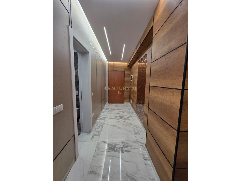 Super Apartament 2+1 në shitje në Plazh Hekurudha, Durrës!