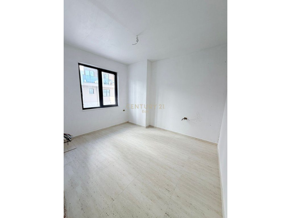 Apartament 1+1 Për Shitje në Mali i Robit !