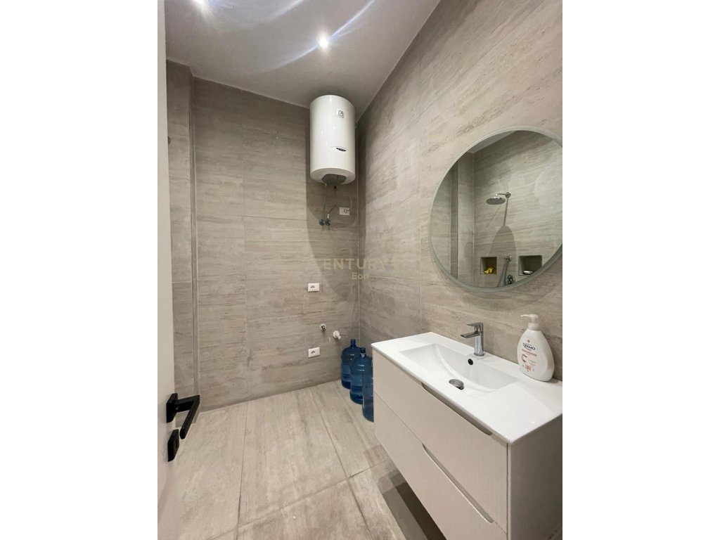 Apartament 2+1 Me Qira në Qender te Durrësit ! 4