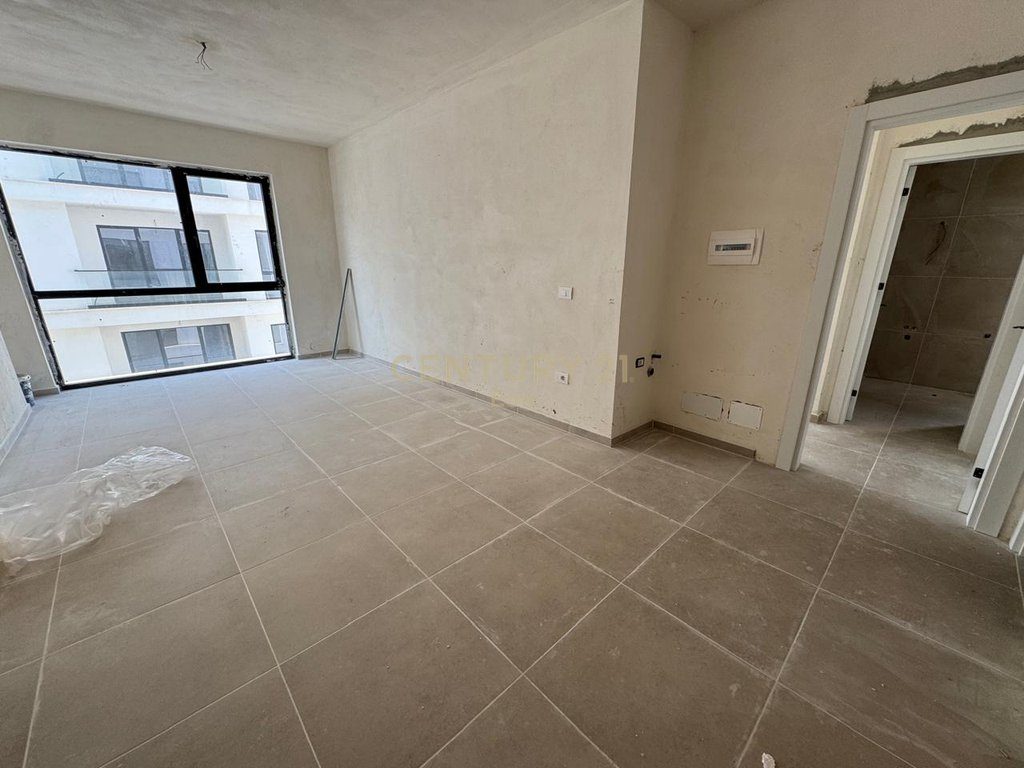 Shitet apartament 2+1 tek rezidenca Liburna Golem ! 4
