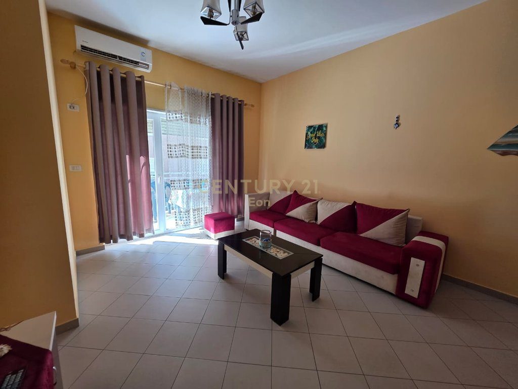 Apartament 1+1 Me Qira në Plazh Stacioni i parë, Durrës !