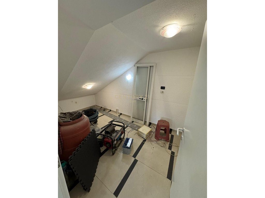 DyqanMe Qira prane UKD, Durrës - 600€ !