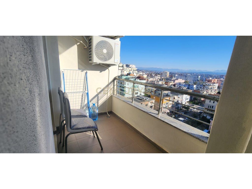 JEPET ME QERA APARTAMENT I MOBILUAR 2+1+2 PRANE STACIONIT TE TRENIT, DURRES ! 2