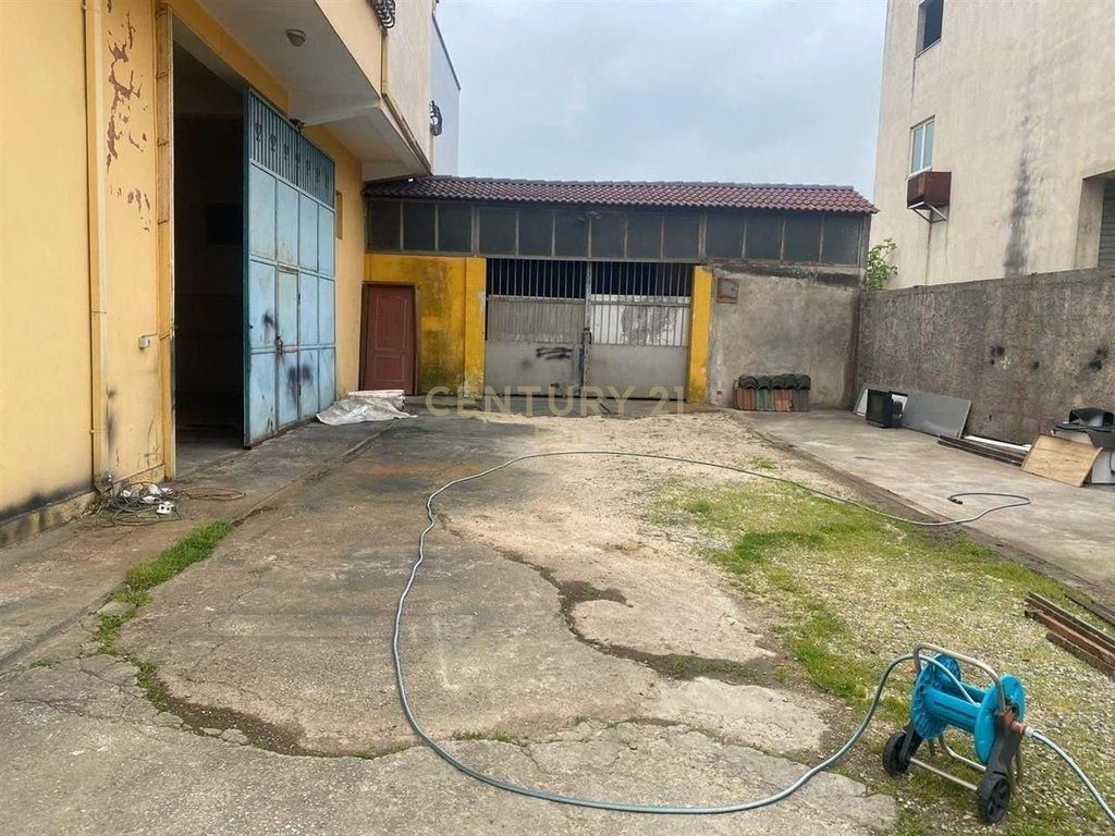Magazinë Me Qira në Shkozet, Durrës ! 2