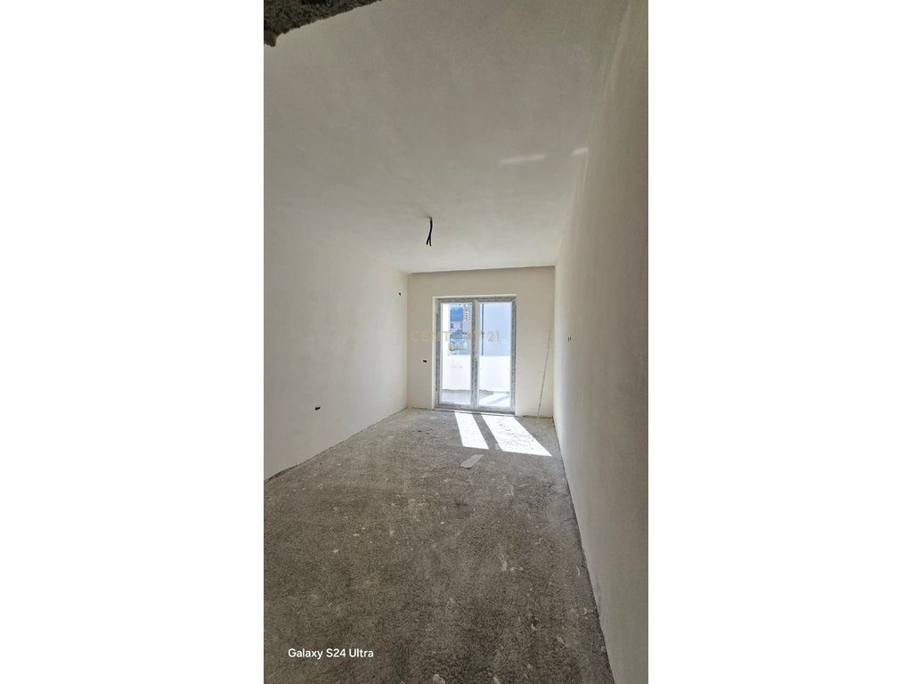 Apartament 2+1 në Shitje në Durrës me Post Parkimi dhe Depo ! 4