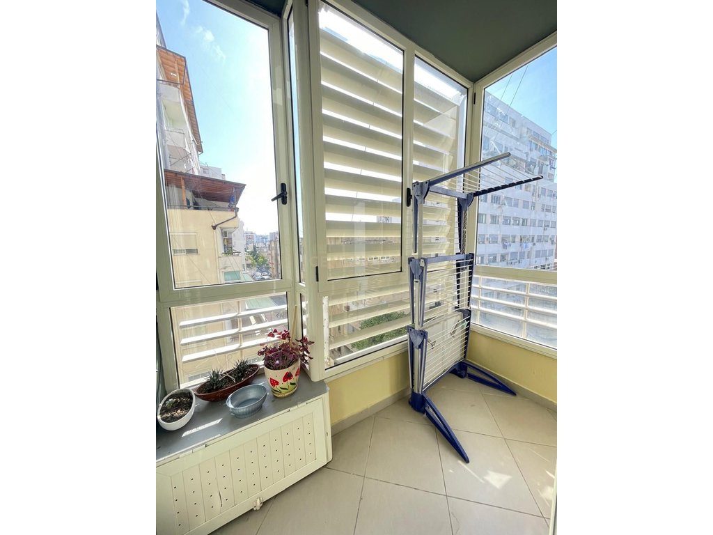 Jepet me Qira Apartament 3+1+2 te Kopeshti " Sotir Noka , "Durrës !