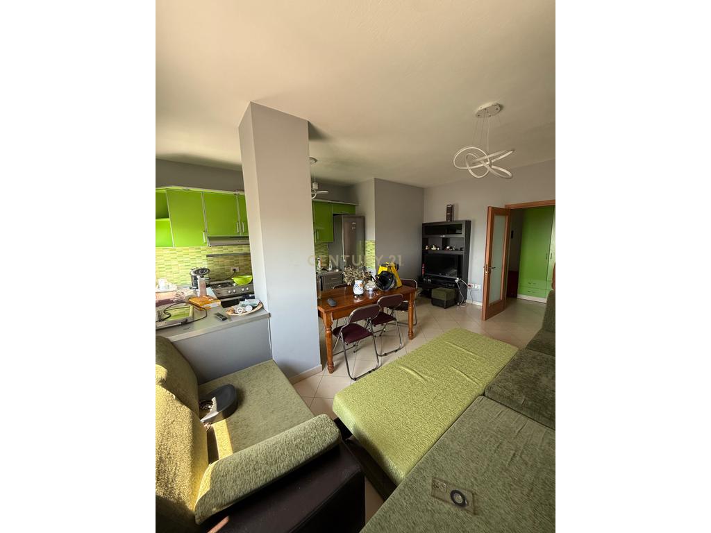 Apartament 1+1 Me Qira prane UKD, Durrës !