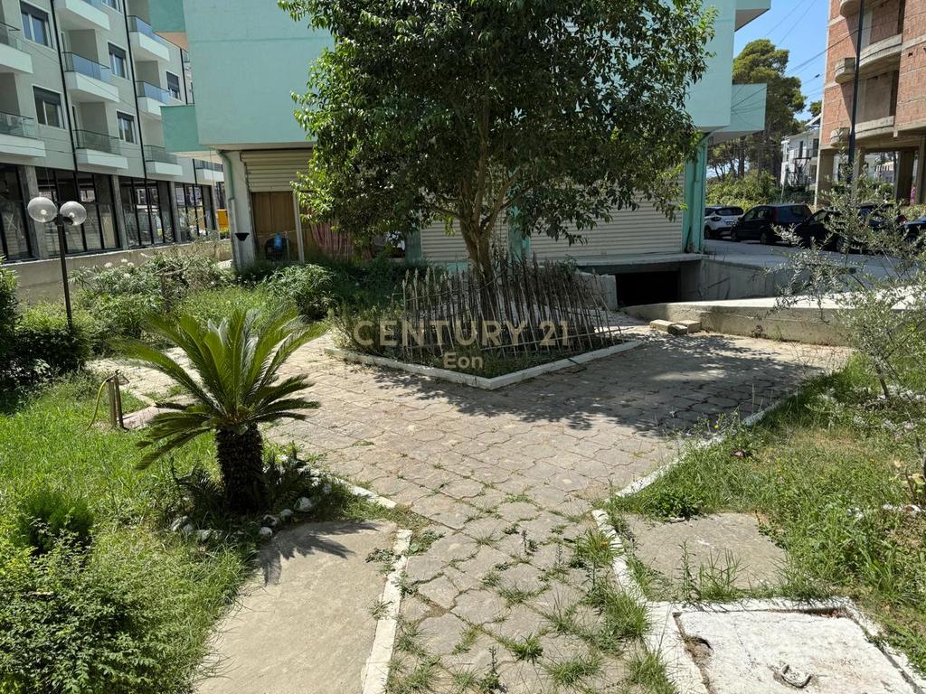 AMBIENT KOMERCIAL PRANË DETIT – MUNDËSI E SHKËLQYER INVESTIMI GOLEM !