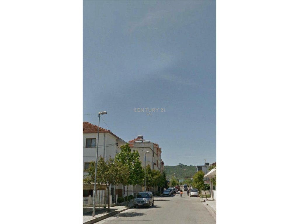 Ndërtesë dhe Truall Për Shitje në Lagja nr.18, Durrës (I PERSHTATSHEM PER NDERTIM) !