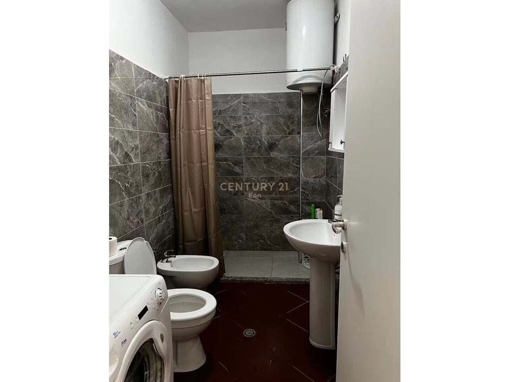 SHITET APARTAMENT 1+1 NE PLAZH, DURRES ! 3