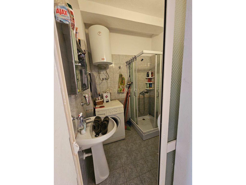 SHITET APARTAMENT 2+1 TEK SHKEMBI KAVAJES ! 2