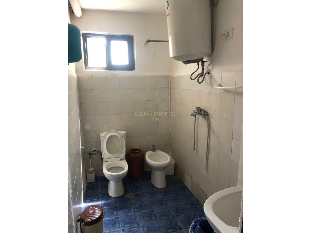 SHITET APARTAMENT KATI 0, 1+1 TEK CEZMA FERRES PRANE ZONES SE CURRILAVE NE DURRES ! 3