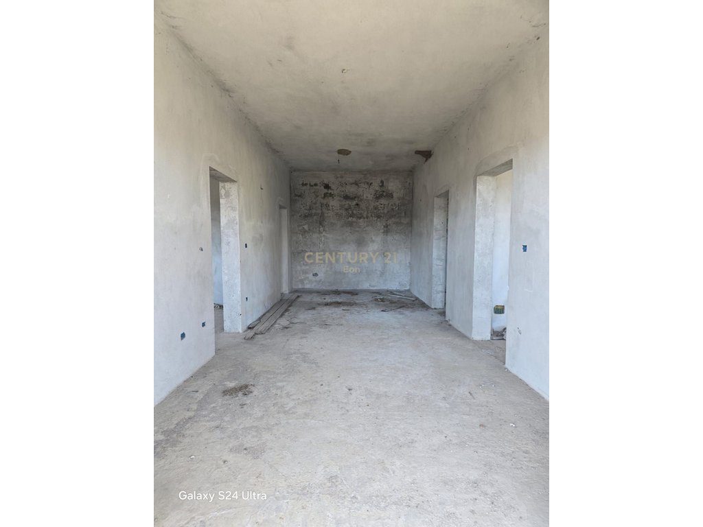 Shitet Shtëpi Private 1-Katëshe në Shenavlash, Durres !