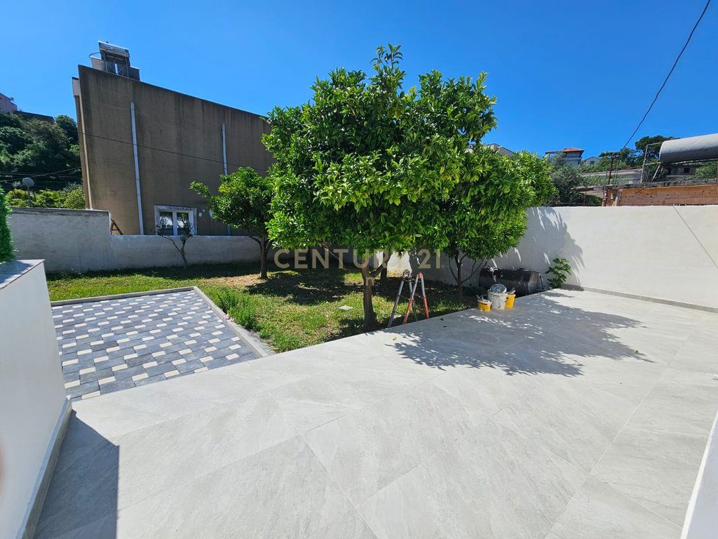 SHTEPI PRIVATE TE LAGJA RE PER SHITJE DURRES !