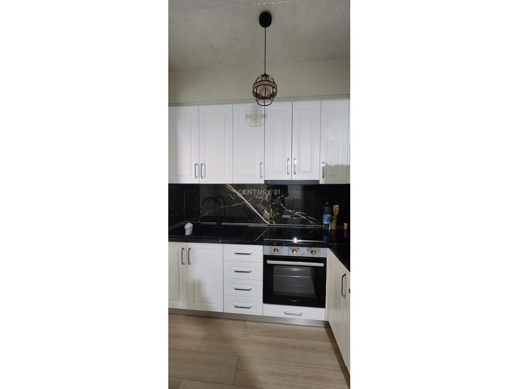JEPET ME QERA APARTAMENT 1+1 TE HYRJA E DURRESIT ! 2