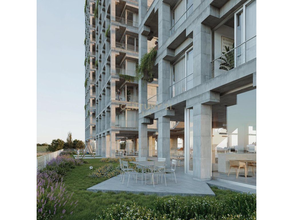 FILLUAN SHITJET TEK "THREE GARDENS", NE QERRET ! 2