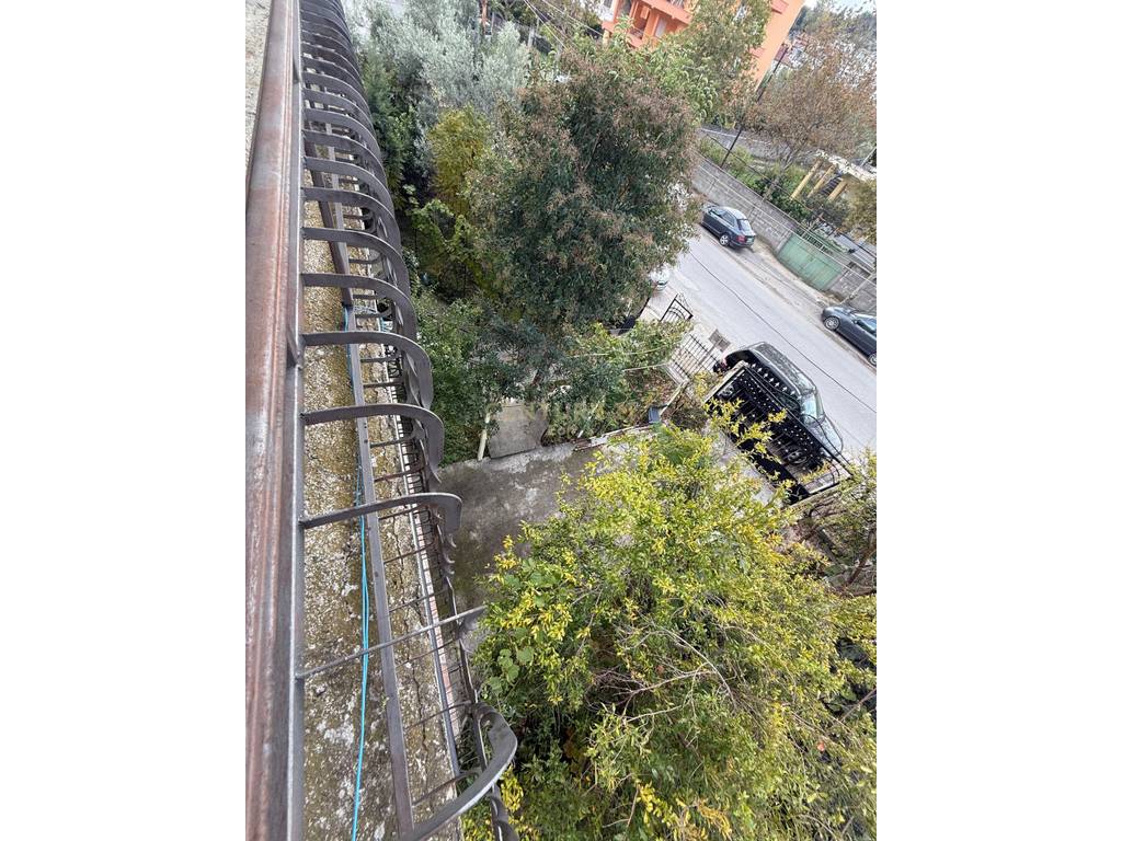 Shitet Vilë 3-katëshe,Buzë rruge– Spitallë, Durrës ! 2