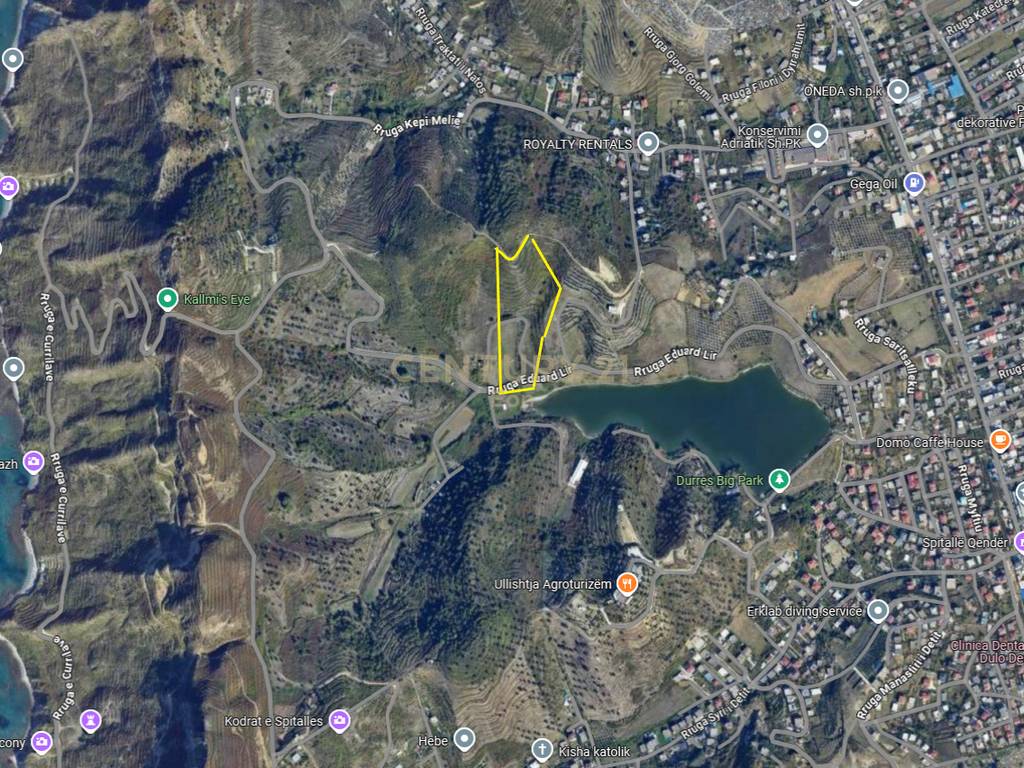 INVESTIM STRATEGJIK – TOKË PRANË REZERVUARIT PRANE ULLISHTJA AGROTURIZEM, SPITALLE – DURRËS
Sipërfaqe: 21,000 m² | Çmim: 35€/m²
