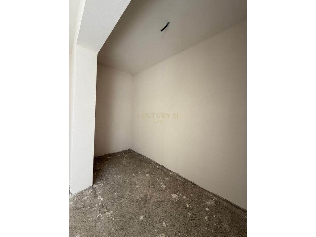 Apartament 1+1 në Shitje në Durrës me Post Parkimi dhe Depo ! 4
