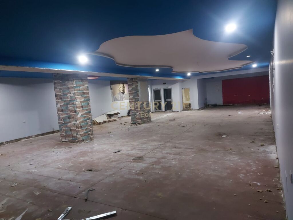 SHITET AMBIENT NE PLAZH DURRES 304.2 m2 ! 2