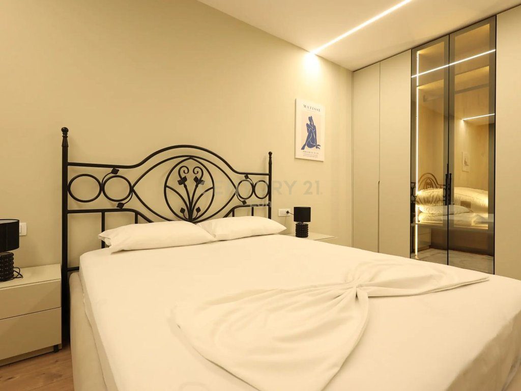 JEPET ME QIRA SUPER APARTAMENT 1+1 NE DURRES ,VOLLGA !
